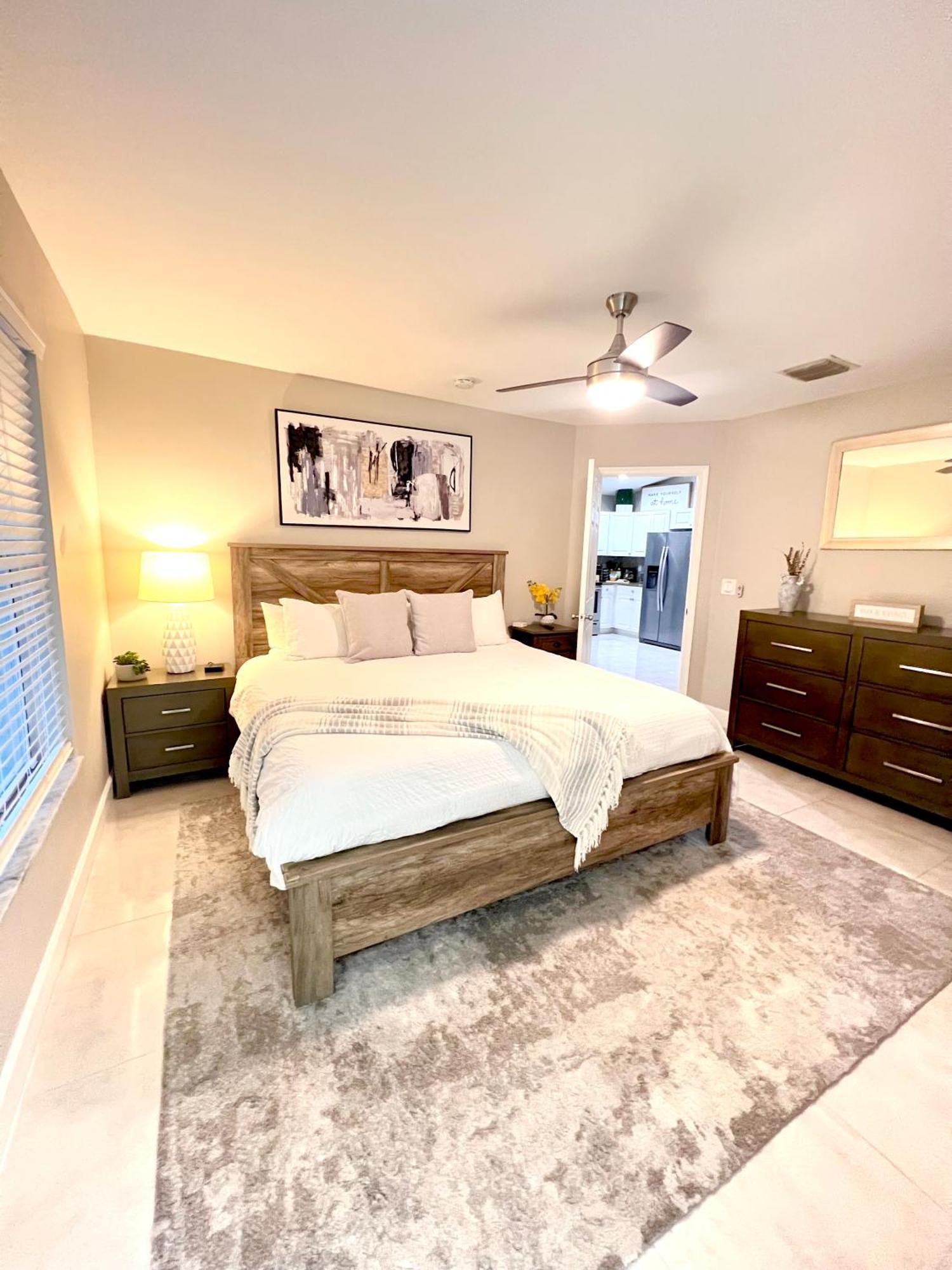 Spacious Home Near Downtown & The Beach Delray Beach Exterior photo