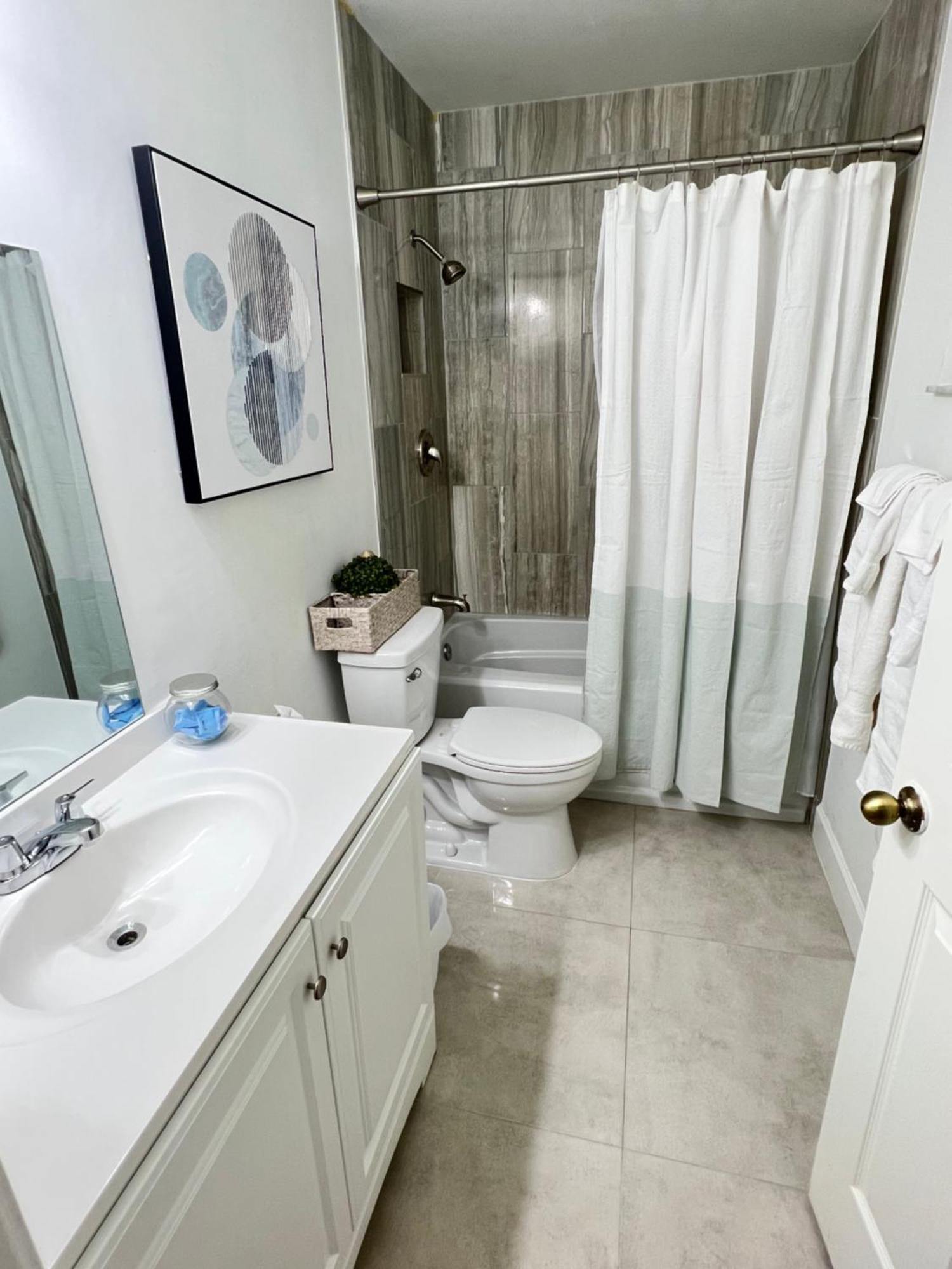 Spacious Home Near Downtown & The Beach Delray Beach Exterior photo